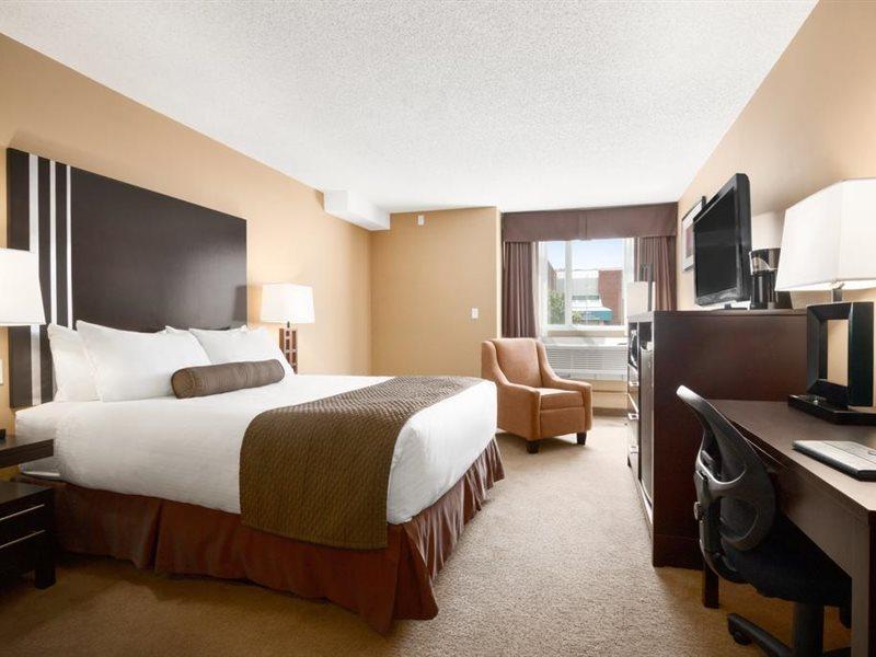 Days Inn By Wyndham Calgary Northwest Екстер'єр фото